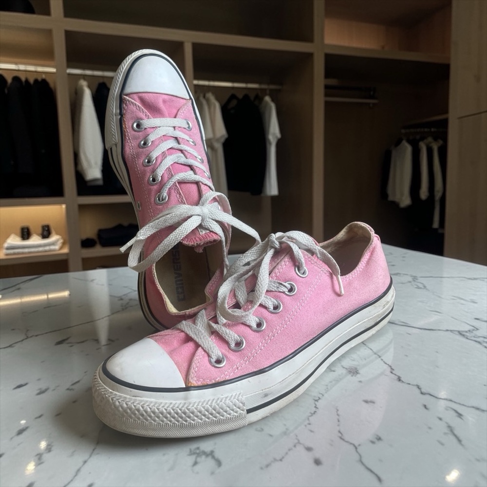 Pink Low-Top Canvas Sneakers - Women's Casual Lace-Up